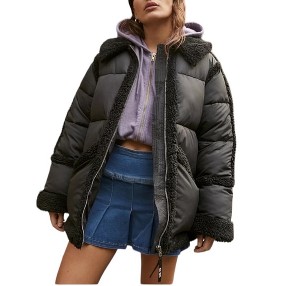 Urban Outfitters Borg Trim Puffer Jacket in Black Size Small - Picture 2 of 11